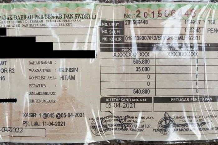 Foto ilustrasi lembaran STNK. Ada diskon pajak motor 2025, jadi tenang meski ada opsen.