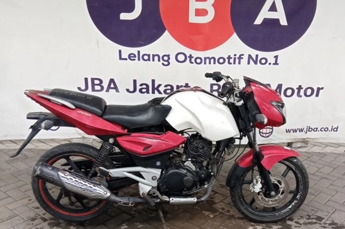 Bajaj Pulsar jadi motor murah meriah dilelang Rp 400 ribu.