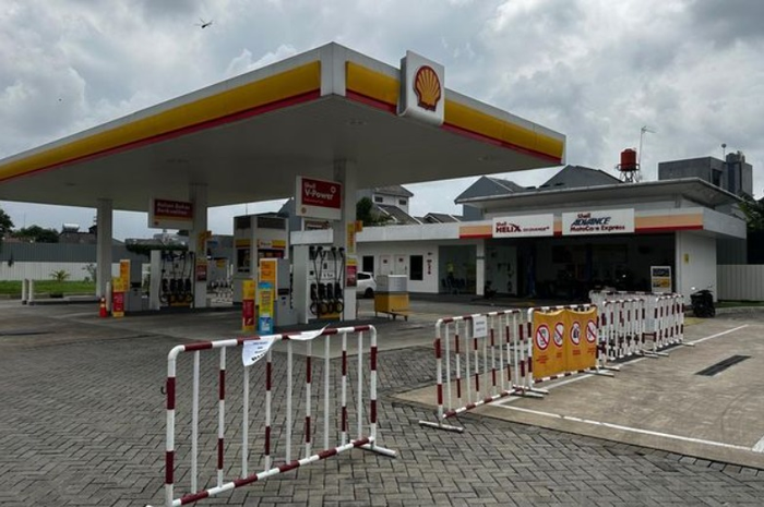 SPBU Shell di Bekasi banyak yang kosong sampai ditutup.