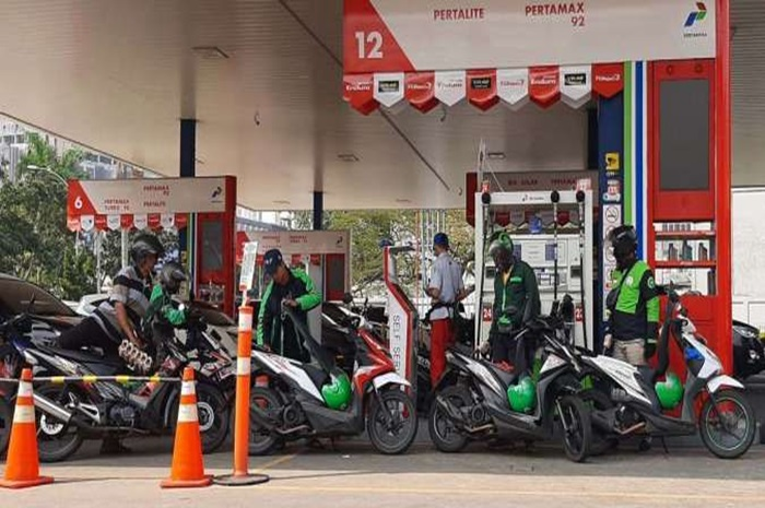 Daftar harga bensin Pertamina jelang lebaran pada Sabtu (22/3/2025) dari Pertalite sampai Pertamax Turbo.
