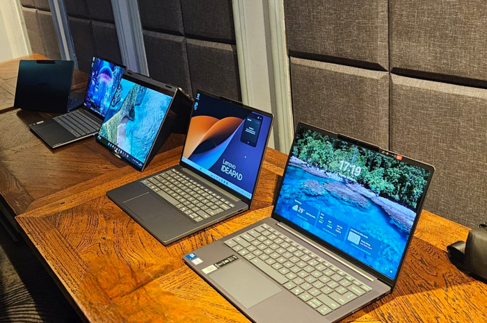 Laptop Lenovo Aura Edition dengan tiga fitur Smart yang buat pengguna lebih mudah beraktivitas.