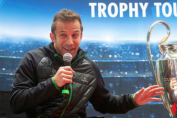 Legenda sepak bola Italia, Alessandro Del Piero, berbicara kepada media dalam event tur trofi Liga C
