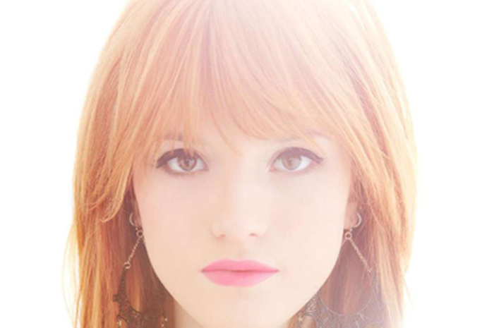 Bella Thorne: Menulis Buku Bertema Sihir