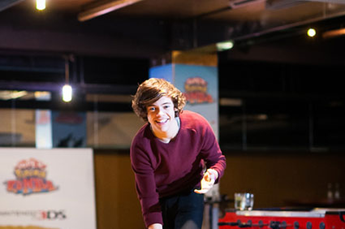 Harry Styles: Hobi Main Bowling dan Scrabble