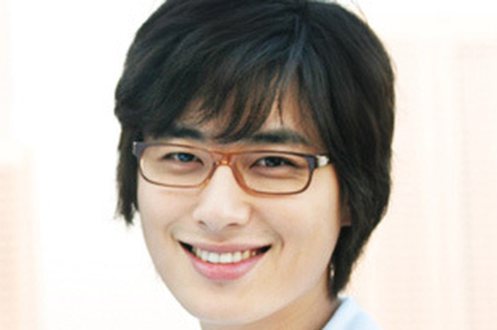 Lee Ji Hoon: Semangat untuk IU