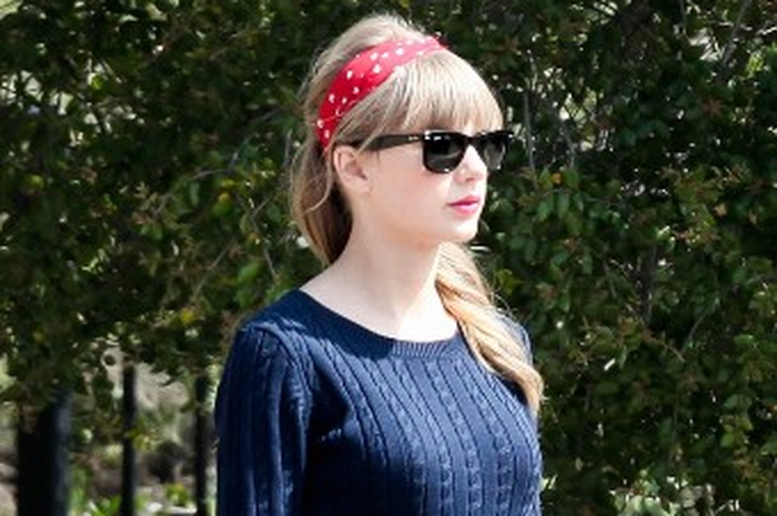 Taylor Swift: Seru Main Trampolin!
