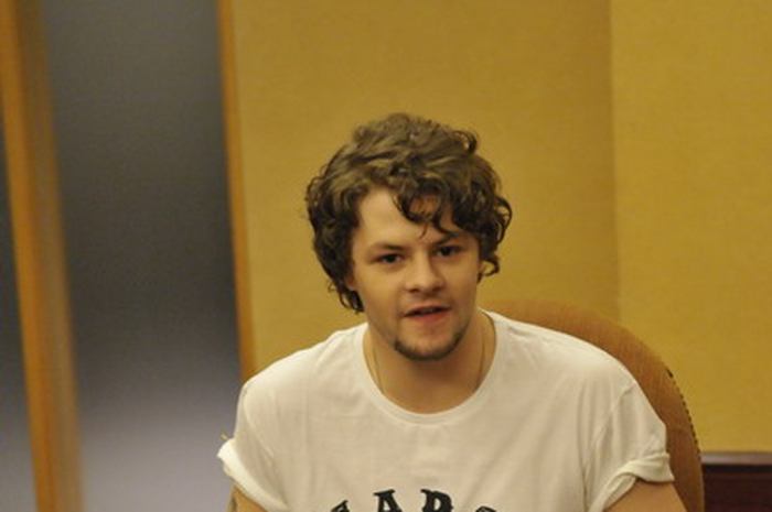 Jay 'The Wanted': Nervous Kolaborasi dengan Chris Brown