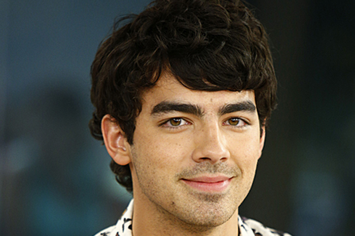 Joe Jonas: Belajar Romantis Dari Kevin