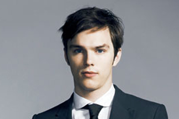 Nicholas Hoult: Keringet Dingin Kalau Wawancara
