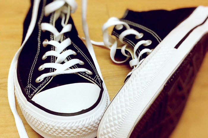 5 Model Sepatu Sneakers Yang Tren di Tahun 2016