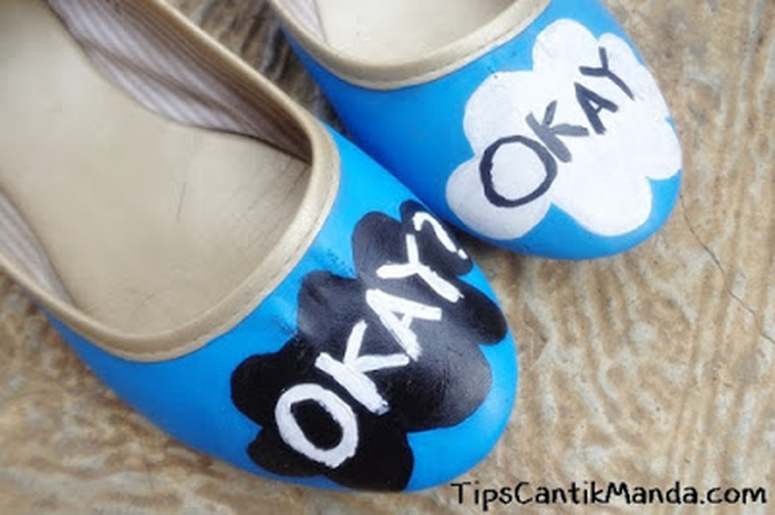 DIY: Cara Membuat Sepatu Bertema 'The Fault In Our Stars'