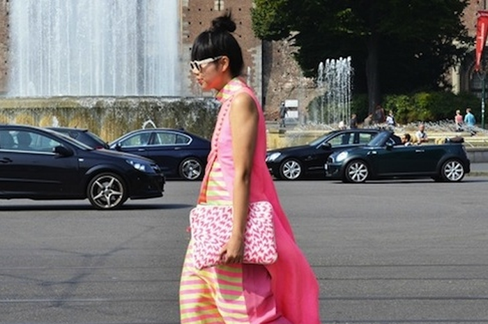 Inspirasi Mix And Match Gaya Keren Dengan Sneakers (Part 2)