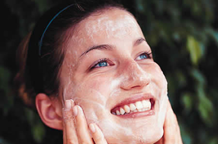 Scrub Homemade Kulit Berminyak dan Berjerawat