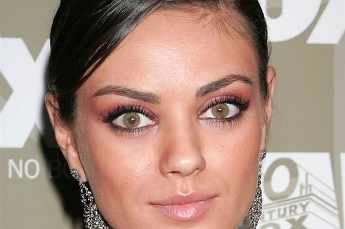 (mila kunis) 