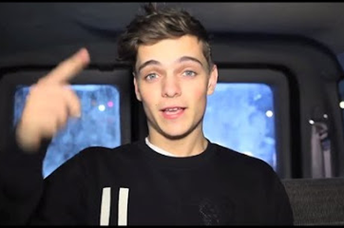 Martin Garrix: Loves to Take Selfies (Part 1)