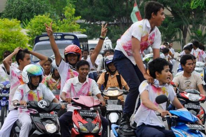4 Perayaan Kelulusan yang Berakhir Enggak Bahagia dan Enggak Perlu Kita Tiru
