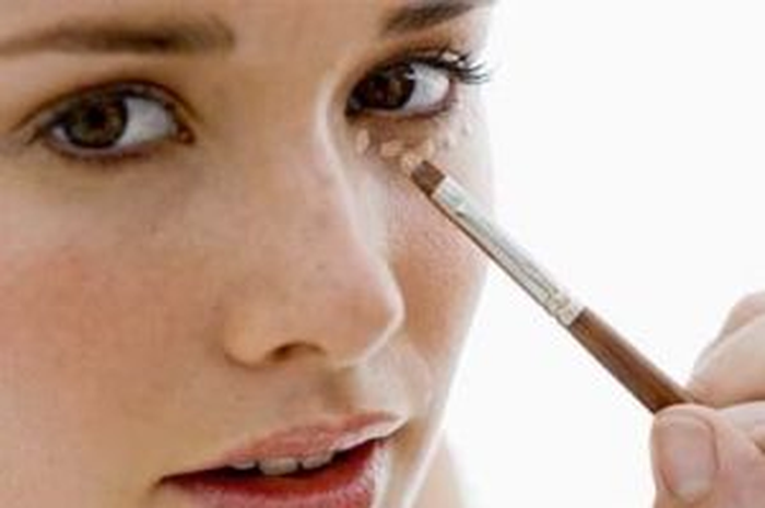 Tips Memilih & Memakai Concealer