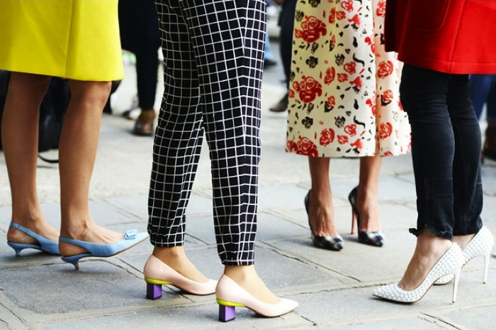 Heels yang tepat bakal bikin penampilan makin kece.