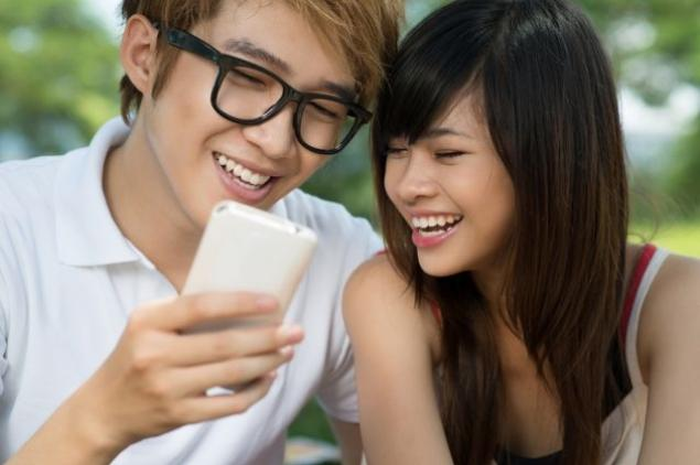 5 Hal Penting Saat Chat Sama Pacar