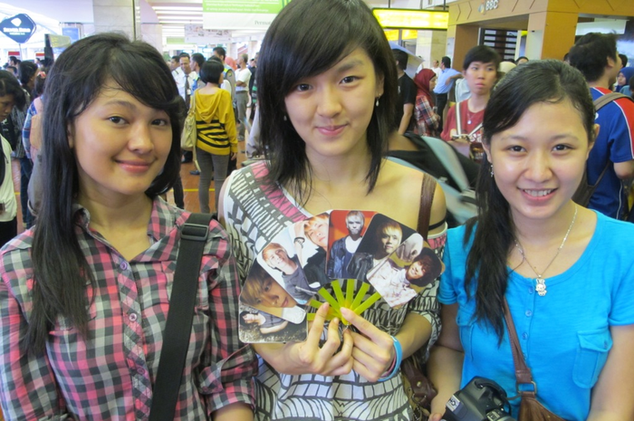 Ribuan Fans Sambut 'SMTown' di Bandara