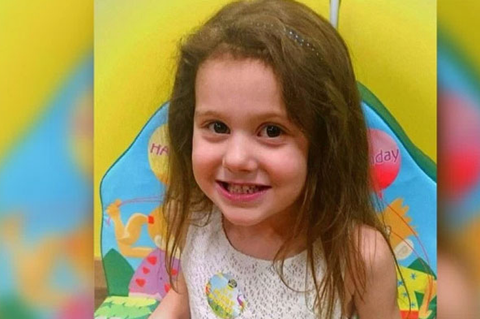 Ellie yang meninggal karena tidak ditangani dokter