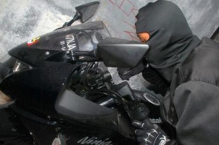 Ilustrasi maling motor
