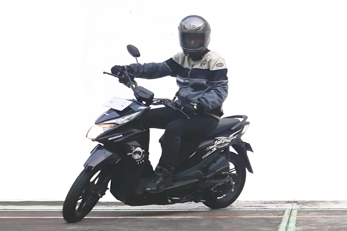 Riding Position Honda BeAT Street