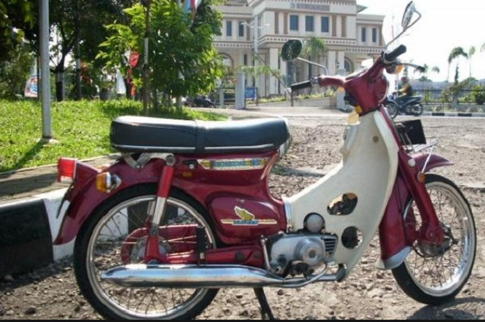 Honda C70