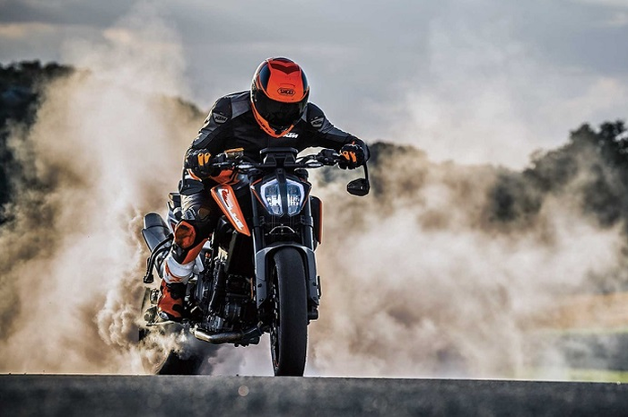 KTM DUke 790