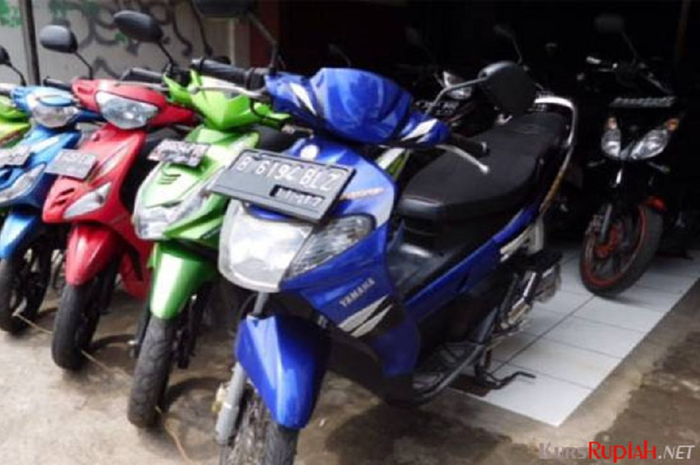 Ilustrasi showroom motor bekas 