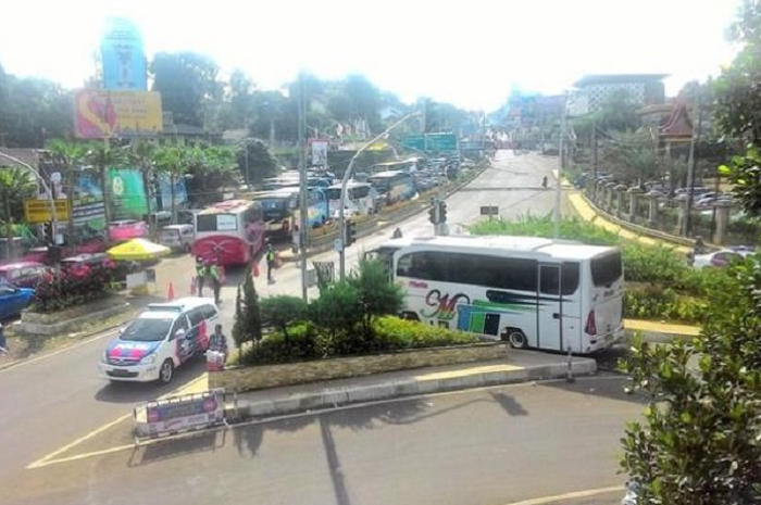 Ilustrasi jalan menuju Puncak, Bogor