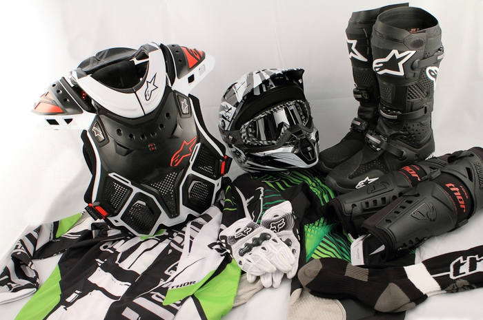 Pilihan Riding Gear Motor Trail