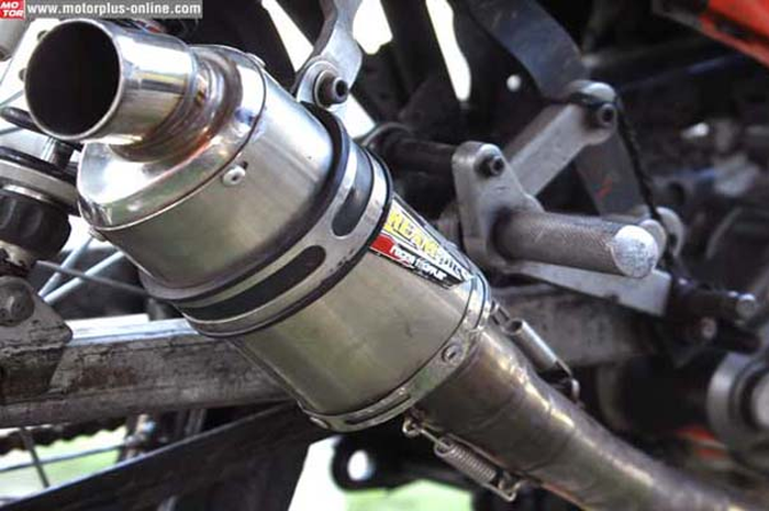 Ilustrasi knalpot racing