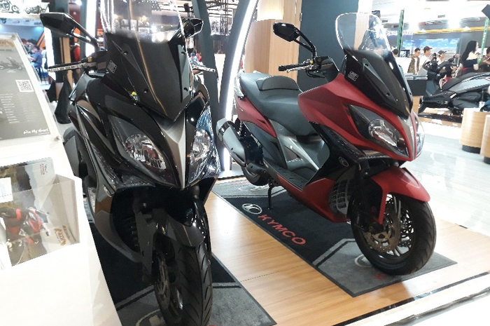Kymco Xciting 400i dipamerkan pada pameran otomotif di Kemayoran