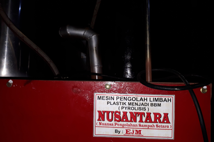 Mesin Pengelolah limbah plastik menjadi BBM NUSANTARA