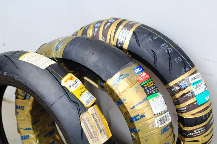 Dinding ban untuk motor balap dan motor harian ternyata berbeda, nih penjelasannya