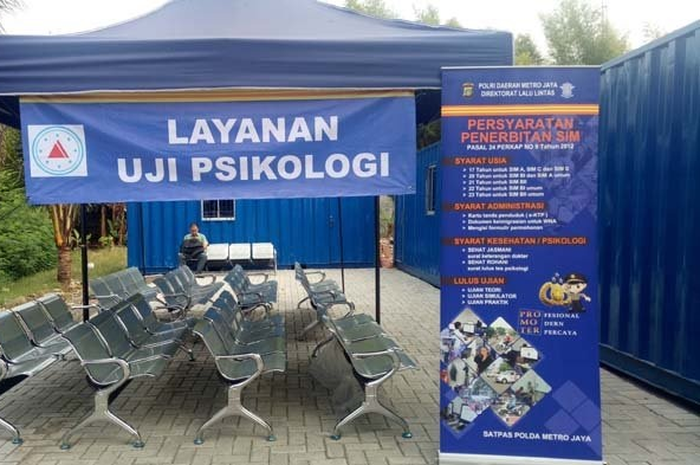 Satuan Penyelenggara Administrasi (Satpas) SIM Daan Mogot melakukan simulasi tes psikologi pemohon S