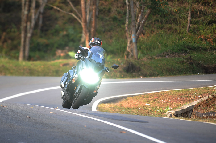 Yamaha TMAX DX, Turing Ciletuh 2018 - Photo : Rizky Avryandi - Tabloid Otomotif