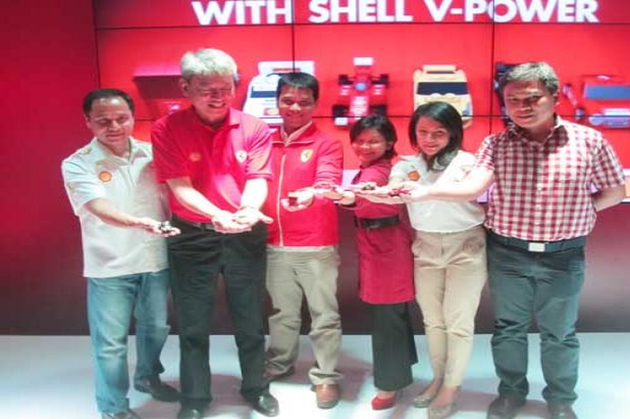Shell V-Power yang mengadopsi teknologi bahan bakar ferrari, mulai 25 sampai 27 Oktober 2013, bakal menggelar kompetisi Lego. "Kompetisi ini bekerja sama dengan Lego group, yang membuat mainan motor dan mobil dengan menyusun berbagai partnya. Tujuann