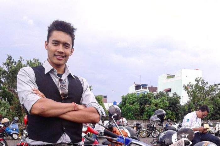 Selain senang balap tanah, M. Arjun ternyata juga hobi koleksi Vespa. 