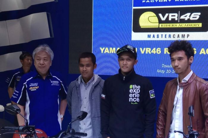 Untuk mengasah skill pembalapnya, Yamaha Indonesia mengirim Anggi Setiawan dilatih Valentino Rossi di program The Master Camp