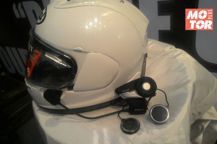 Intercom sendiri merupakan alat komunikasi tanpa kabel yang bisa digunakan tanpa menggunakan pulsa.