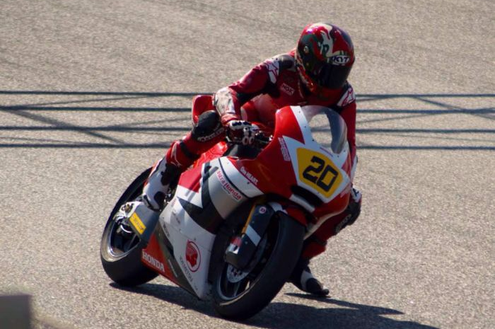 Penampilan gemilang coba disuguhkan dua anak bangsa yang tengah berjuang di ajang CEV Repsol di sirkuit Albacete, Spanyol 29-30 April yang merupakan seri perdana di 2017 ini