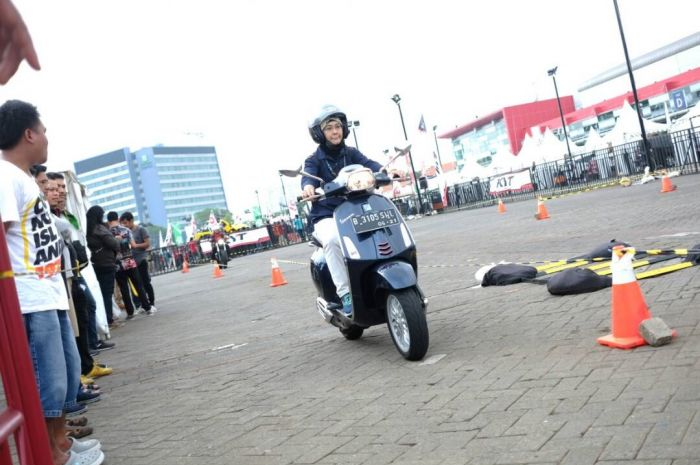 ajang MOTOR Plus Test Ride Vespa diserbu tester wanita