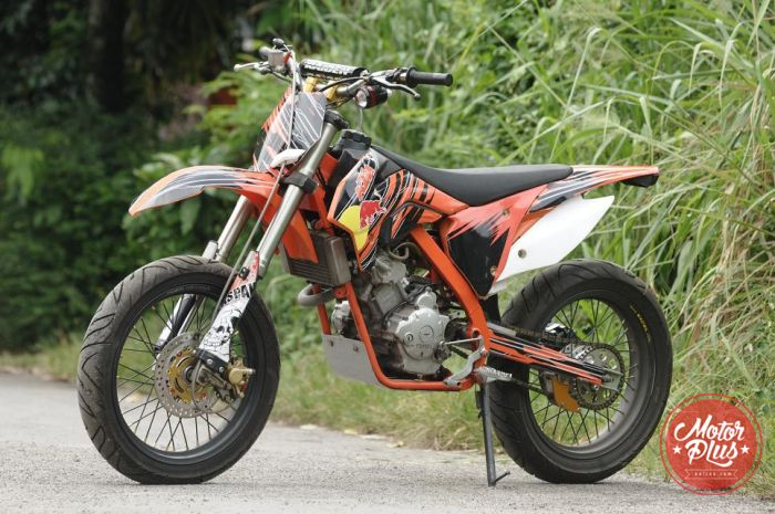 Yamaha Jupiter MX 135LC ini tampil gagah dengan sasis handmade