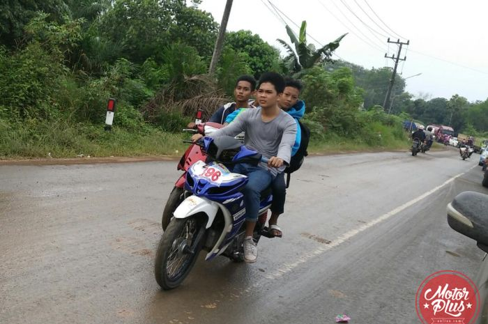 Datang ke Sumatera Cup Prix yang berlangsung di Gelora Paduka Berhala, Tanjung Jabung Timur, Jambi banyak hal menarik yang bisa dilihat.