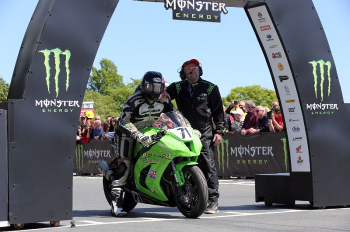 Ajang balap terganas di dunia Isle of Man TT kembali memakan korban tewas tahun ini. 