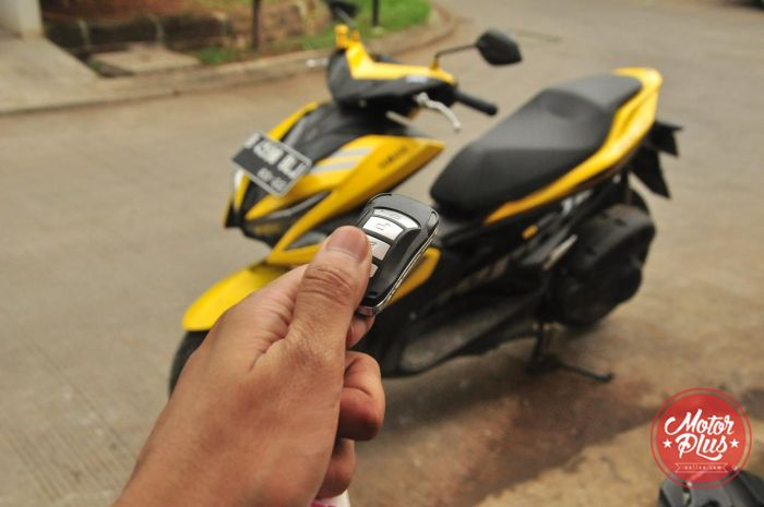 Sementara jika remote tidak ada dalam titik jangkauan motor, maka mesin yang sedang nyala akan mati dengan sendirinya