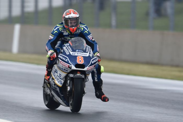 Secara mengejutkan pembalap Avintia Ducati, Hector Barbera berhasil menjadi yang tercepat di trek basah latihan bebas kedua di MotoGP Sachsenring, Jerman.

