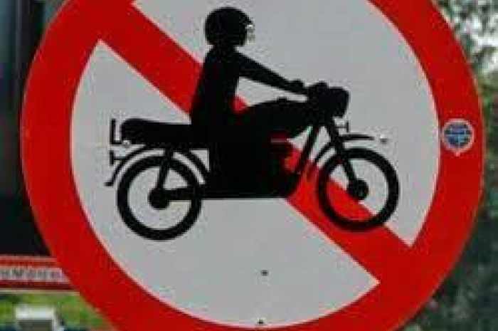 Awalnya Badan Pengelola Transportasi Jabodetabek (BPTJ) mengusulkan adanya pembatasan penggunaan sepeda motor